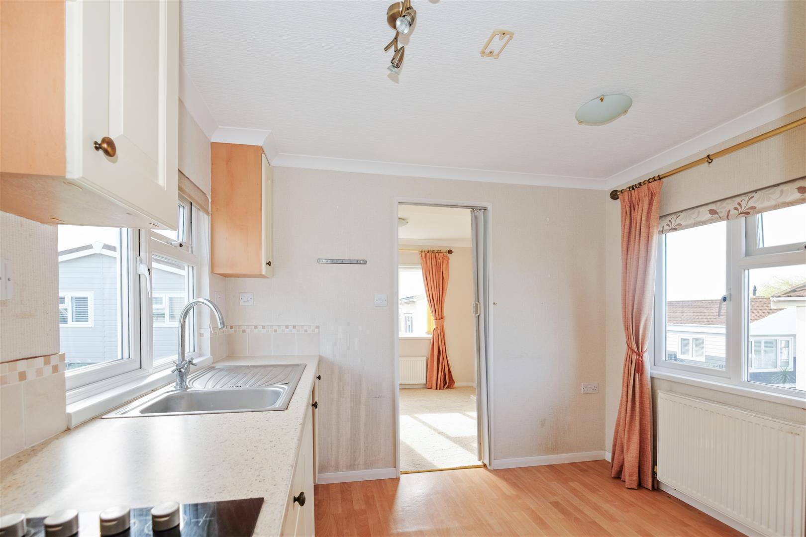 2 Bed, 1 Bath Property For Sale in Seasalter Lane, Seasalter, CT5 4BZ